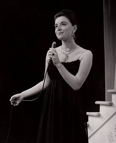 Anna Maria Alberghetti, Photo © Fred R. Krug