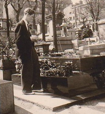 Fred R. Krug at Harry Baur's tomb